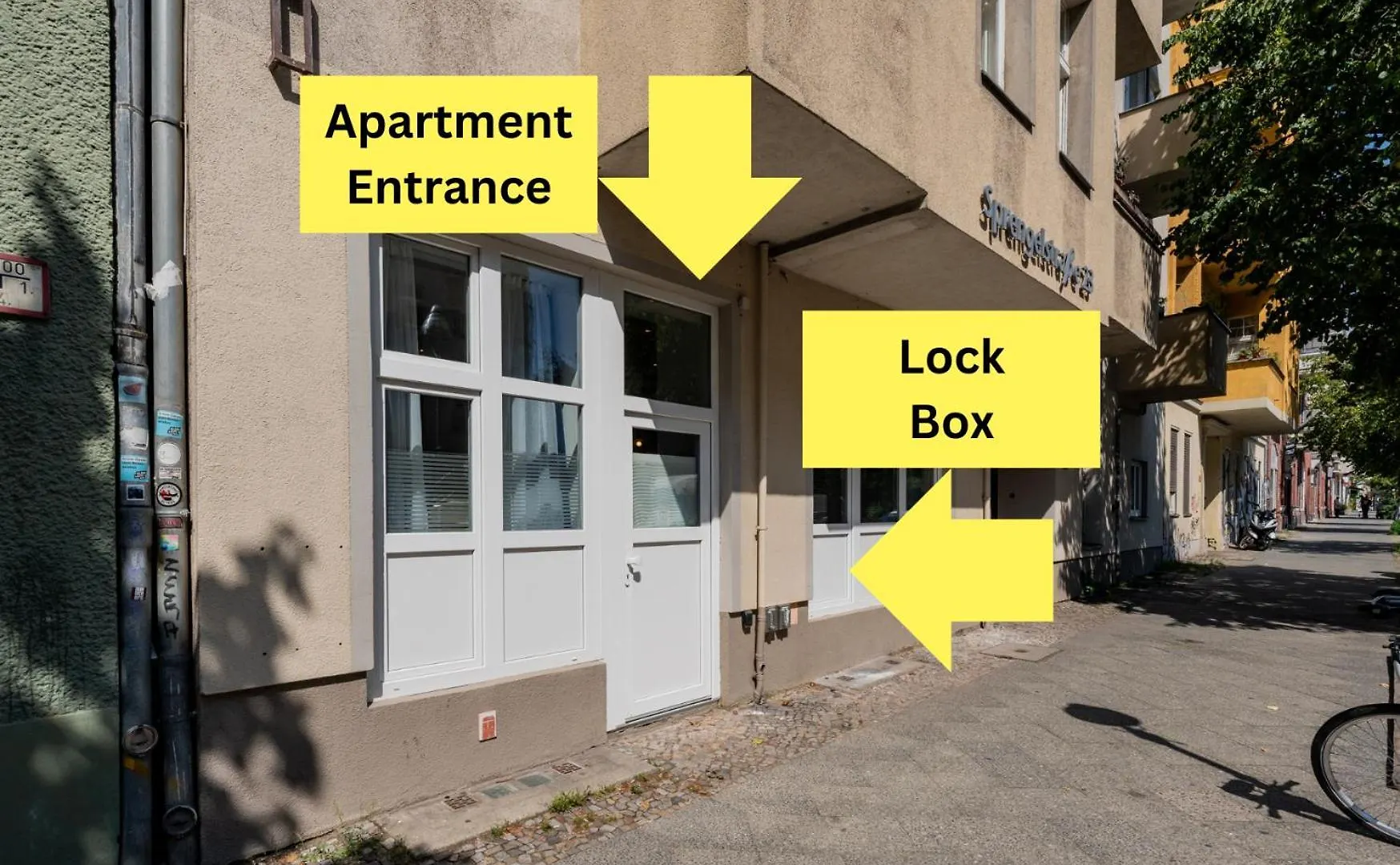 Spacious, Central 3 Room Flat With Gym & Play Area Berlijn