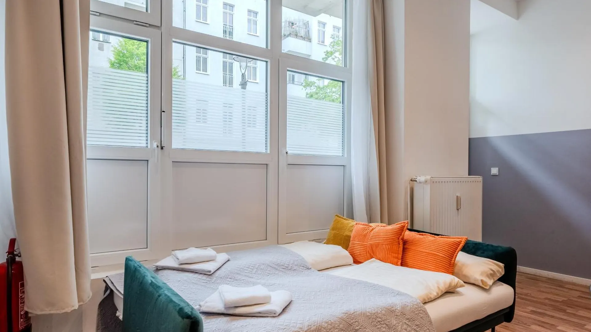 Spacious, Central 3 Room Flat With Gym & Play Area Berlin Apartment