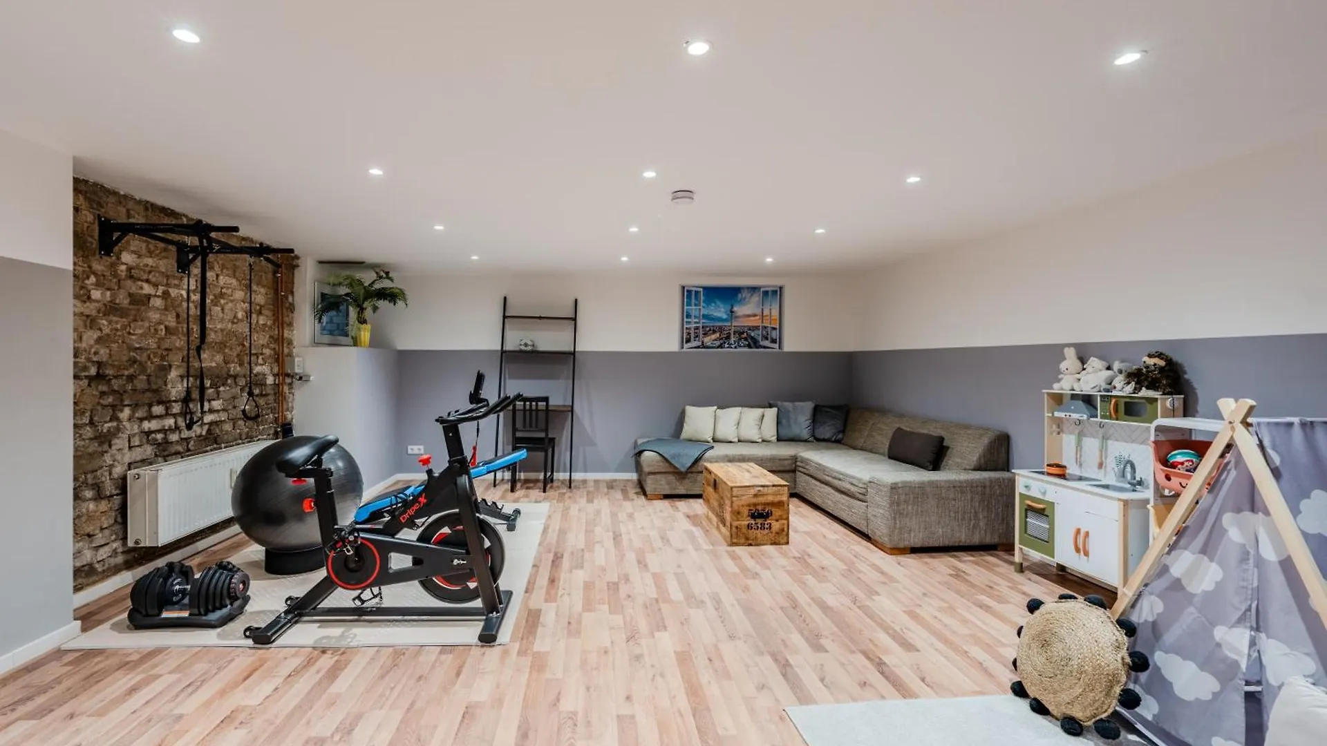 Spacious, Central 3 Room Flat With Gym & Play Area Berlin Germany