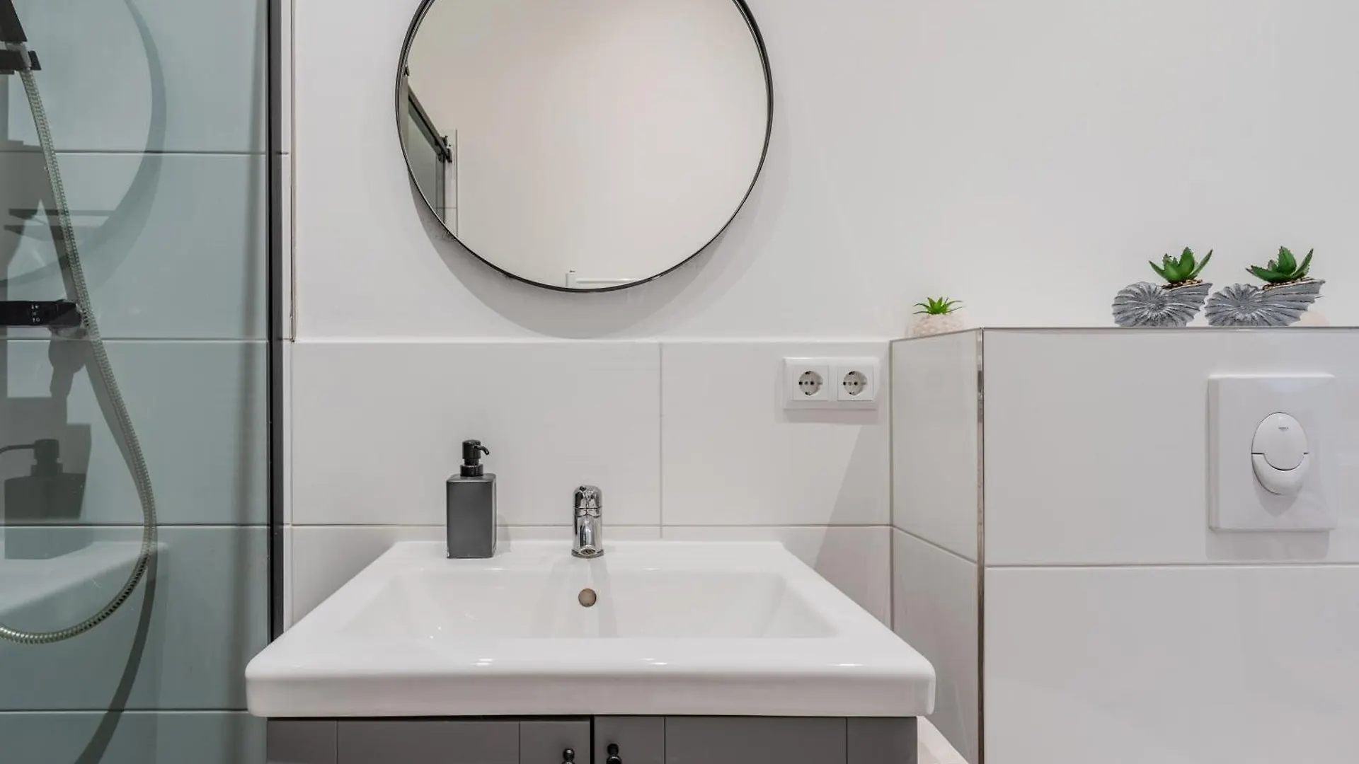 Apartment Spacious, Central 3 Room Flat With Gym & Play Area Berlin Germany