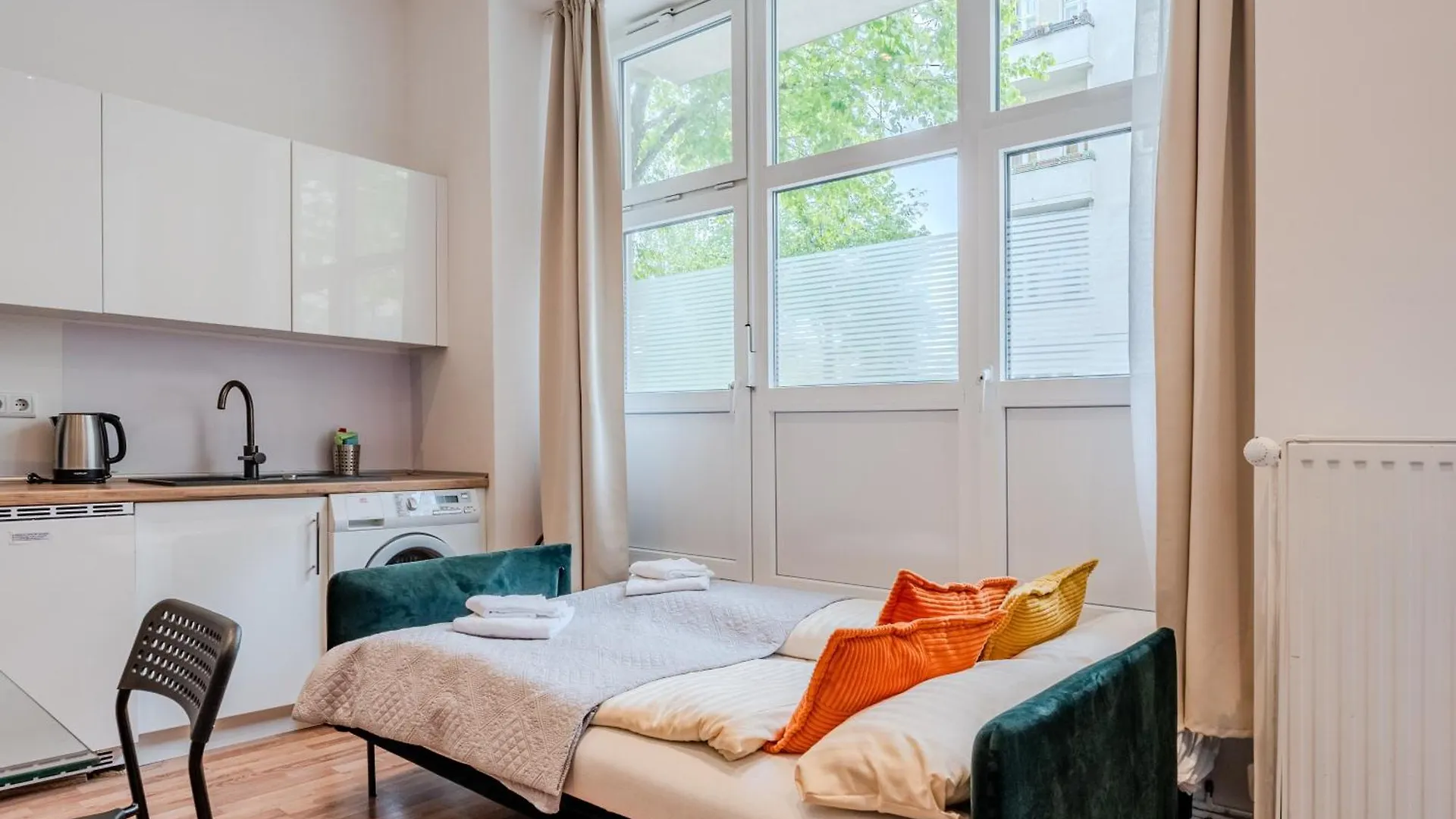 Spacious, Central 3 Room Flat With Gym & Play Area Berlin Apartment