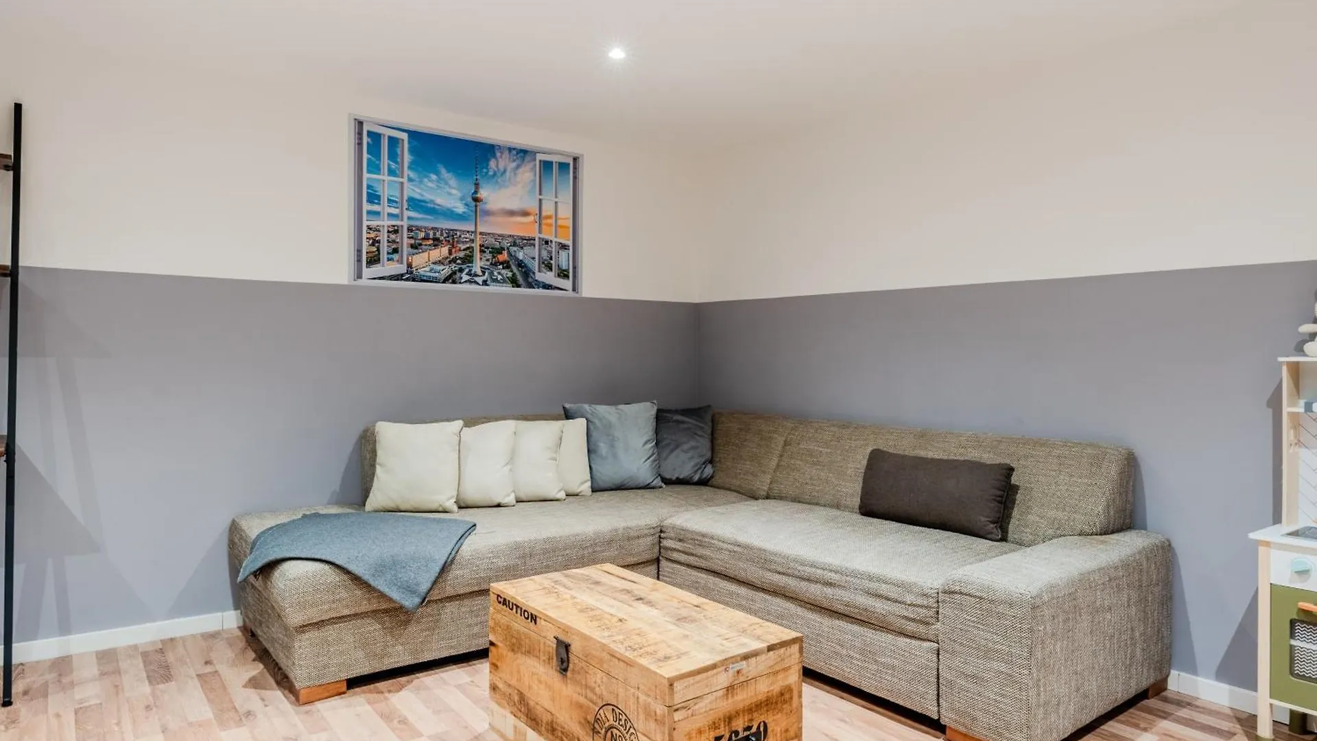 Spacious, Central 3 Room Flat With Gym & Play Area Berlín 0*,